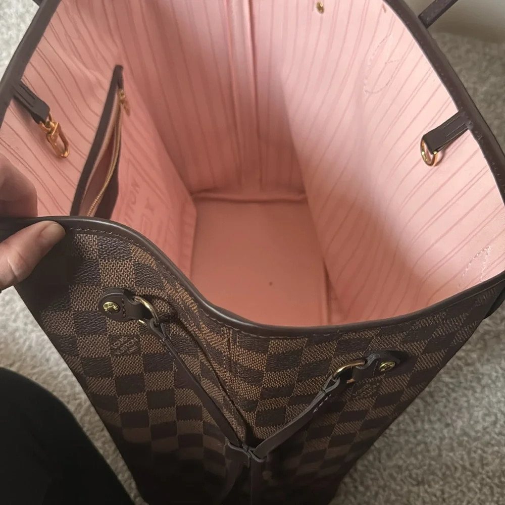 Authentic Louis Vuitton Neverfull mm - Picture 4 of 10
